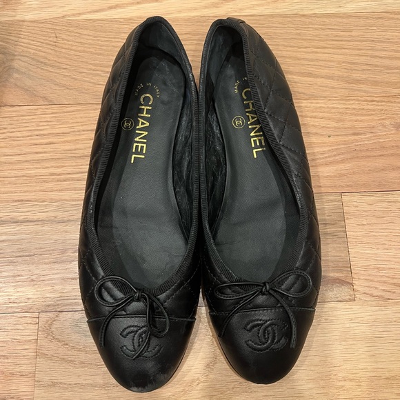 Chanel Black Lambskin Ballet Flats - 38.5
